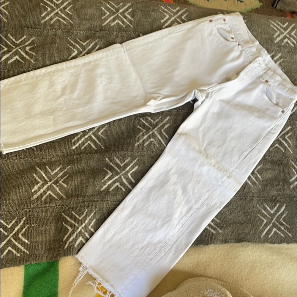 VINTAGE WHITE LEVIS WITH BUTTON FLY